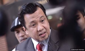 Sabah urged to bar 'rude' peninsula figures after Hamzah's remark