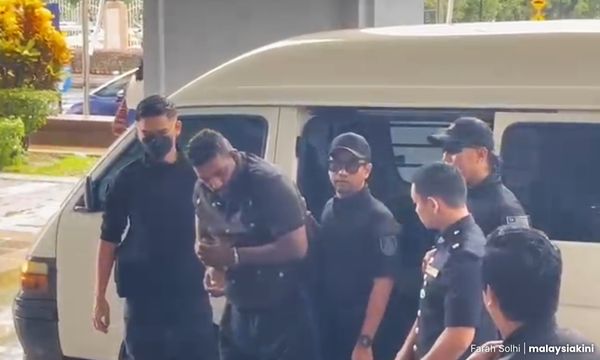 Accused pleads guilty to attacking veteran journalist