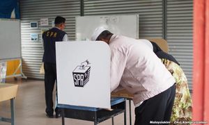 'No dissolution' gambit could put Harapan in tough spot