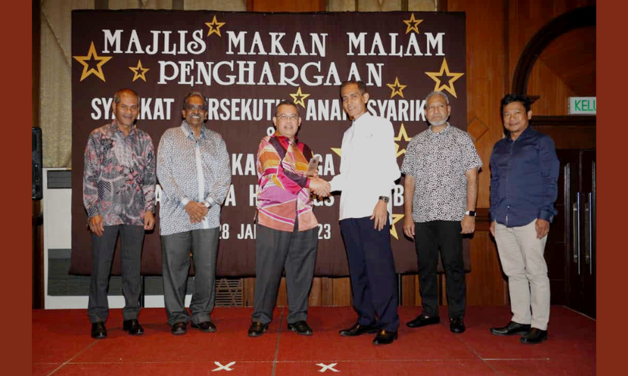KOPETRO terima penghargaan Top Achiever Tawarruq daripada ANGKASA