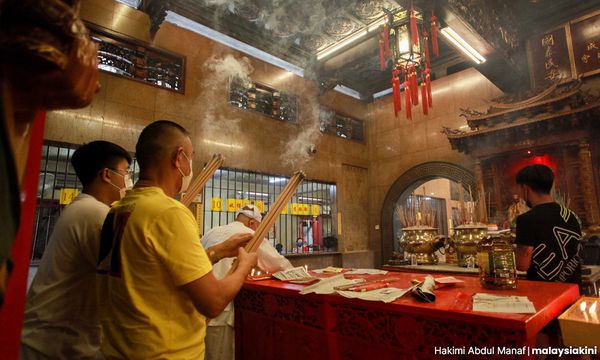 Celebrating the Nine Emperor Gods Festival 