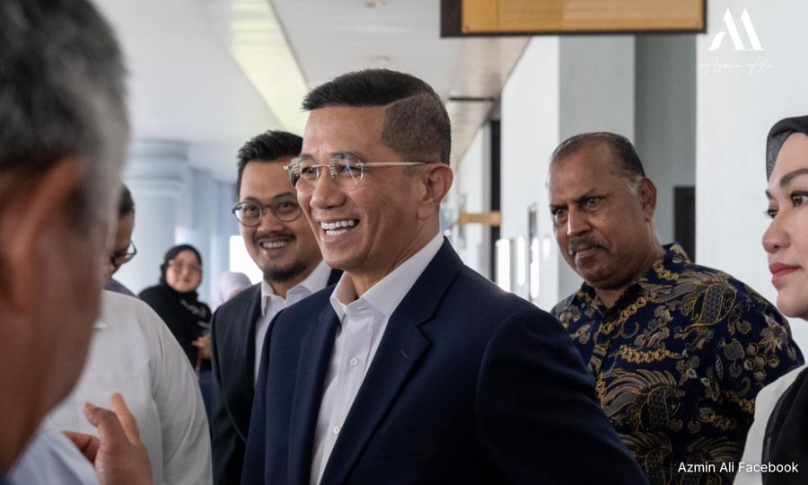Azmin tak fitnah pengimport telur - Mahkamah