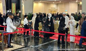 Jenazah Taib selamat dikebumi dengan istiadat pengebumian negeri