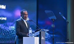 Bagi Mahathir semua bukan Melayu tak setia kecuali kroni dia - PM