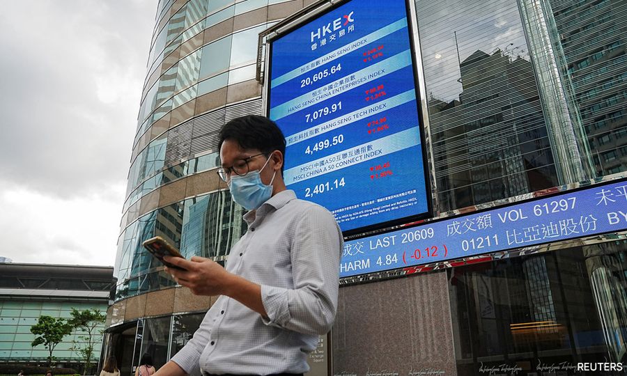 Asian stocks retreat on global recession angst, dollar firm
