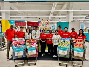 Lotus’s and Kechara Soup Kitchen turn everyday shopping into everyday giving with ‘Tambah Satu, Kongsi Satu’