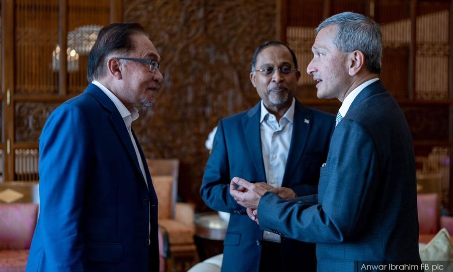 ‘Pembangunan di Pedra Branca ditangguh kerana Anwar rakan lama’
