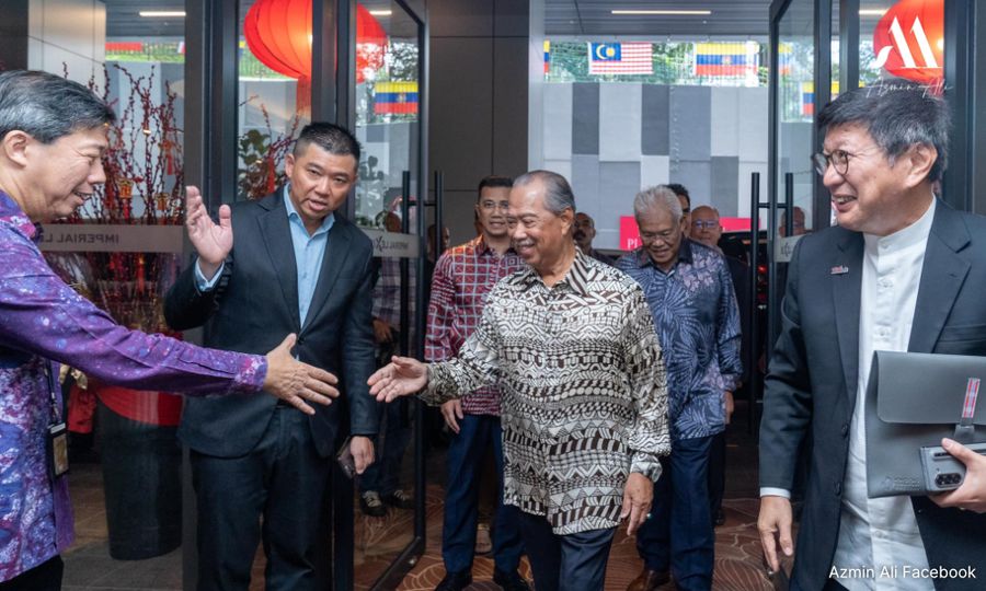 Azmin rayu Cina beri PN tadbir Selangor - ‘kita  penyelamat, beri penyelesaian’