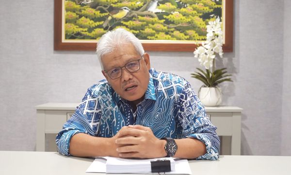 沙努西身边有警员护卫，韩沙反驳“联系不上”说法