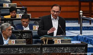 Petronas akan teruskan projek cari gali di Laut China Selatan - Anwar