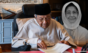 21 days without Hasmah: Dr M grateful for 70-year marriage