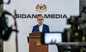 Fahmi: Govt stands by journalists' right to ask questions
