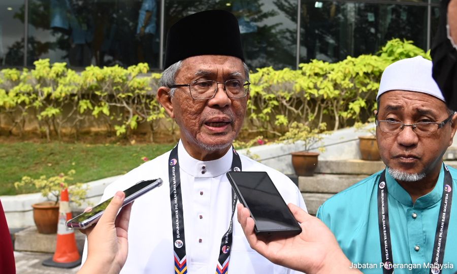 Reject traitor Kamarudin, Anwar urges Bandar Tun Razak voters 