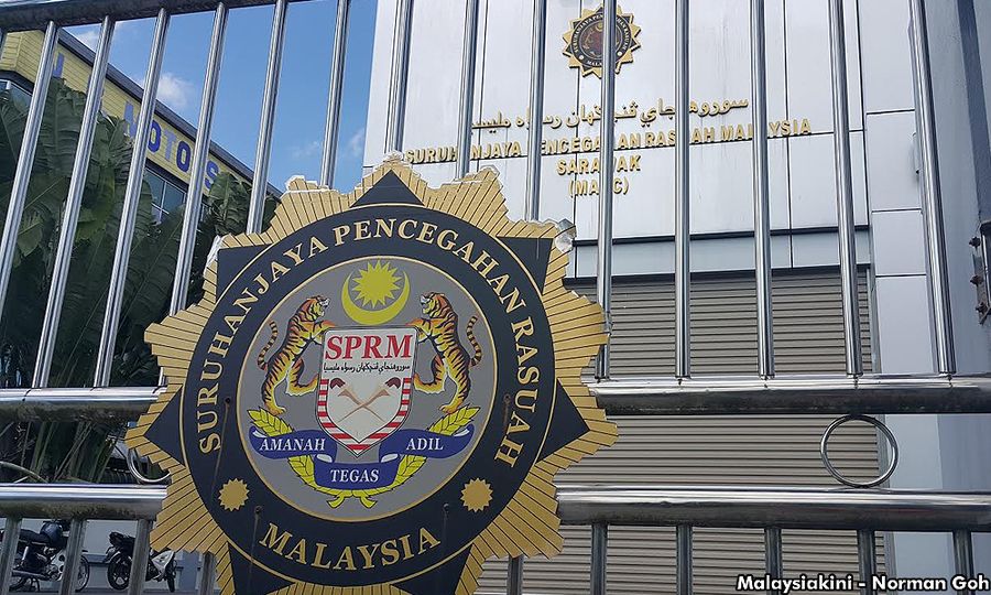 Pasangan pengasas platform fesyen dalam talian beri keterangan pada SPRM