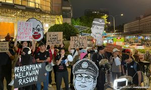 80人出席“逼退阿占”集会，呼“努鲁打电话给爸爸”