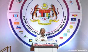 Zahid: If we back Anwar, Madani govt can go beyond GE16