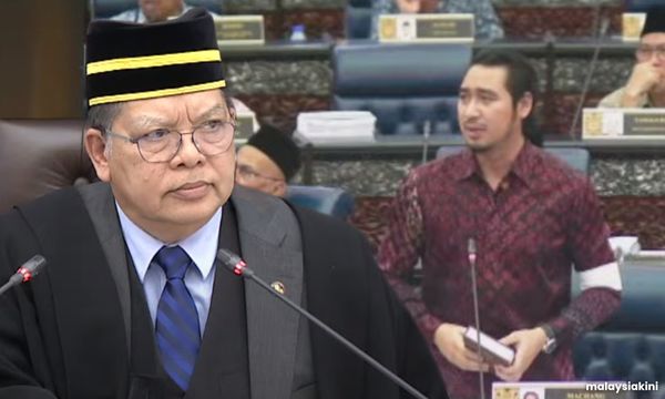 佐哈里坚持原来裁决，不准袁怀绍坐观众席旁听