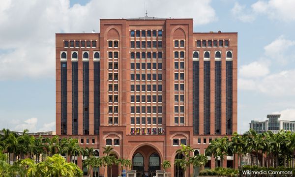 内政部查禁两本书，内容或有损道德