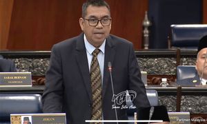 阿都卡立揭曾有掮客找上门，游说转态支持安华
