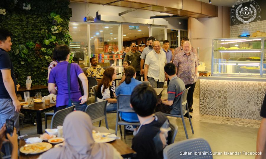 Agong bersantap pagi bersama rakyat, tinjau kebersihan ibu kota