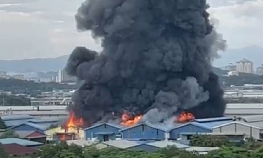 Six furniture factories catch fire in Sg Buloh
