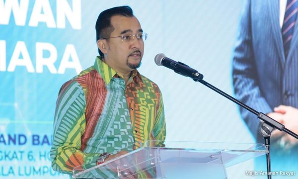 Umno denies rumours of 'cooperation talks' with PAS