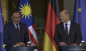 当着德国总理面挺巴，安华获全球穆斯林赞赏