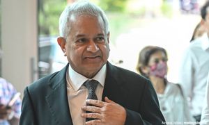 Mahkamah tolak permohonan Tommy Thomas singkir hakim