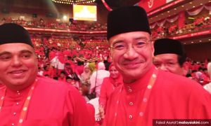 Hishammuddin ready to contest Umno's top posts