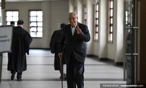 Lembaga pengarah SRC tak jumpa Najib kerana 'protokol tertentu' - saksi