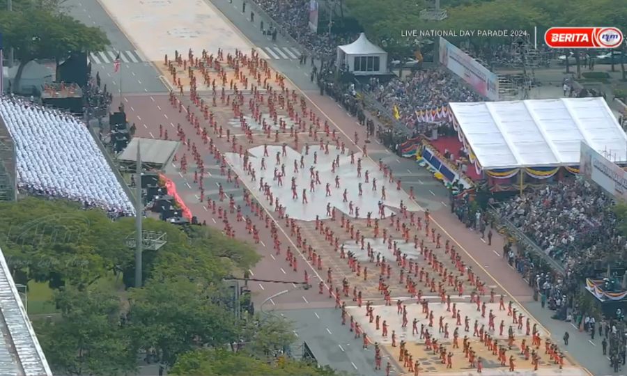 'Cuci rasuah' - pengunjung teruja persembahan Hari Kebangsaan