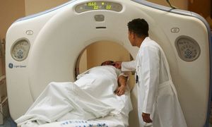 六议员追问私院收费，有无保险病患医疗费大不同
