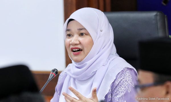 Minister says 'Chinese Negaraku' claim a symptom of 'bebal-ism'