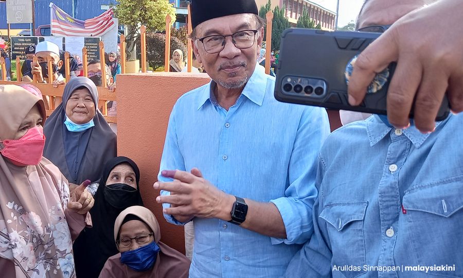 Anwar ‘cautiously optimistic’ of Harapan’s chances