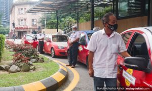 德士更新计划反应热烈，政府加码一千万助换宝腾S70