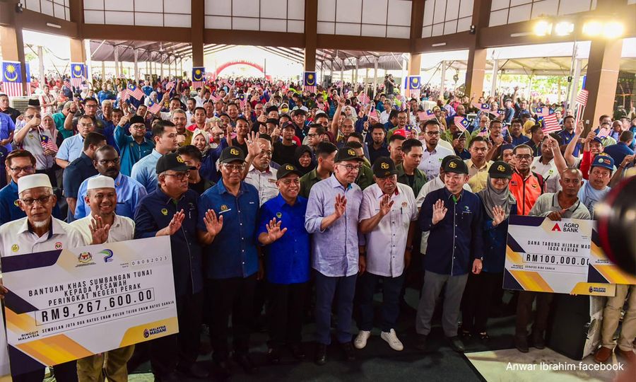 'I did it again': Anwar increases padi subsidies to RM500 per tonne