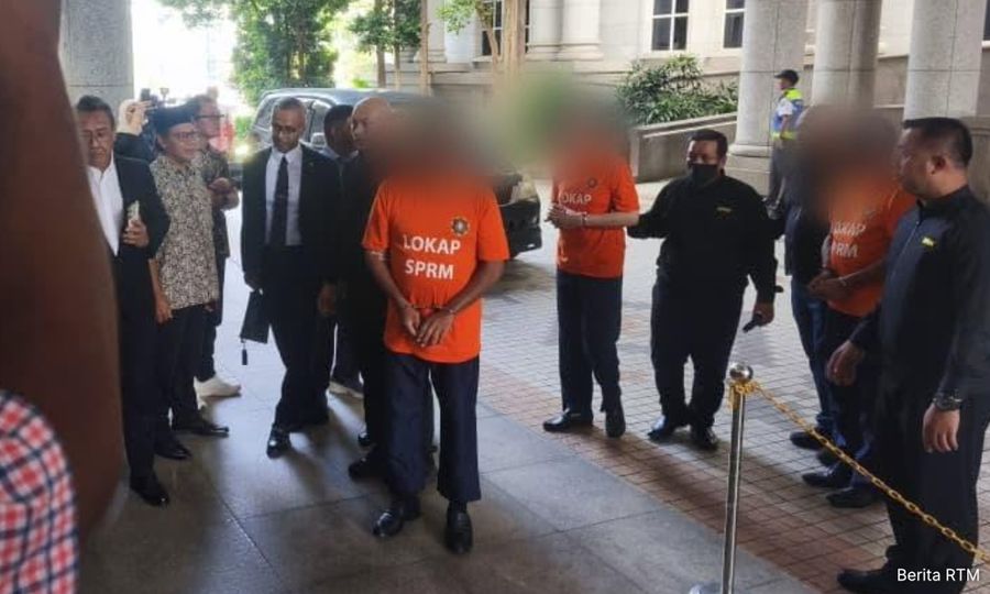 Two former senior officials remanded 7 days in MACC's Tabung Haji probe