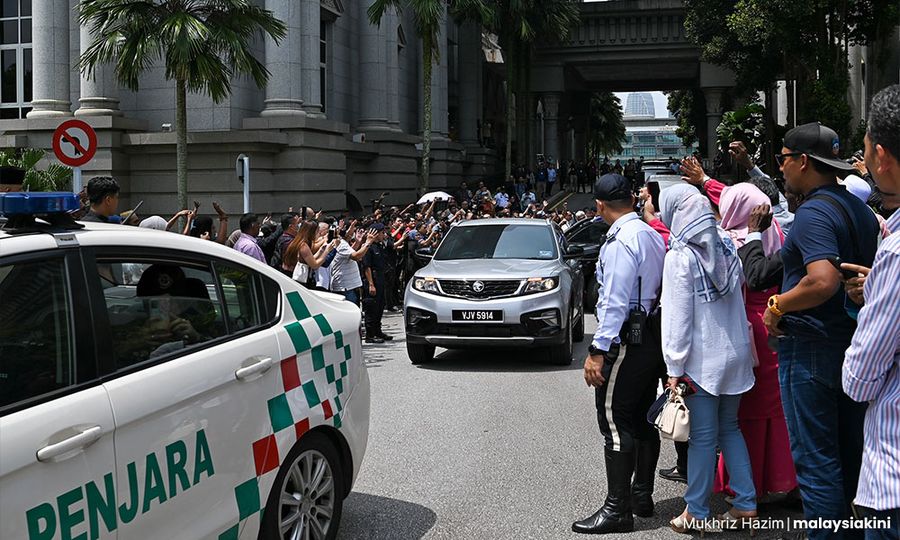 Kes SRC: Mahkamah Persekutuan tolak permohonan semakan Najib