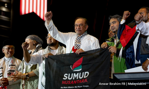 'Tak suka tengok Anwar di pentas dunia, sila tutup TV'