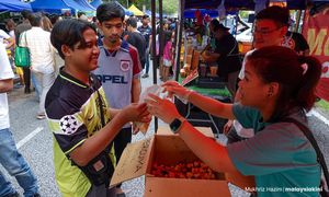 Pengunjung, peniaga bazar Ramadan digalak bayar tanpa tunai