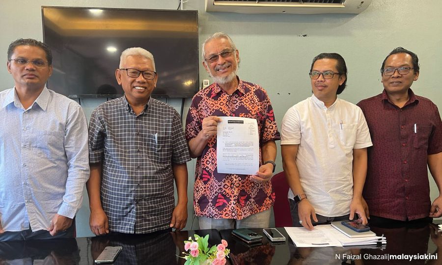 Isu Kg Baru: Khalid tuntut Rafidah mohon maaf, ganti rugi RM300,000