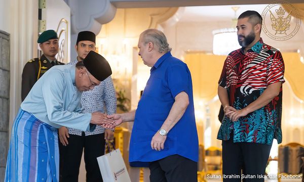 Sultan Ibrahim grants audience to Anwar at Istana Bukit Serene