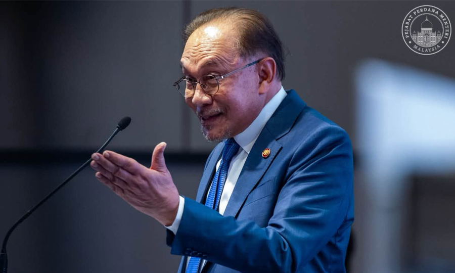 Anwar takes 'taxi ride' down memory lane, recalls debt of gratitude to drivers in darkest days