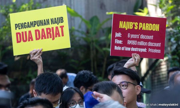 COMMENT | Build a 'tahu malu' society: Disclose all documents on Najib's pardon