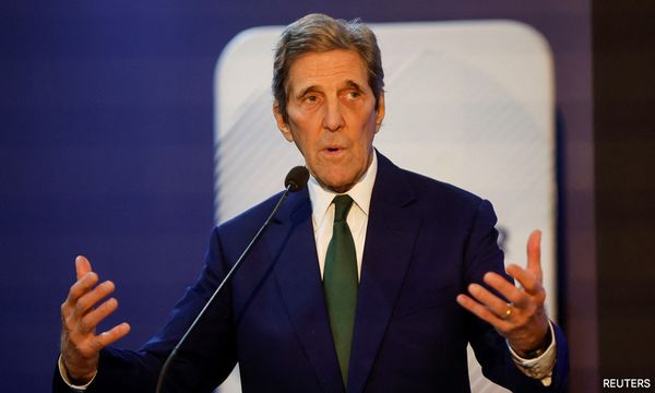 COP27: US envoy Kerry gets Covid as climate talks head into overtime