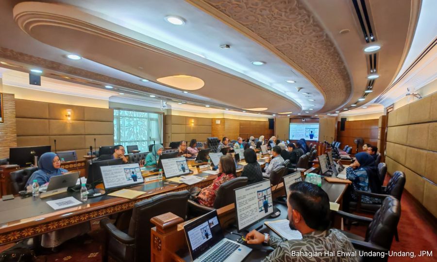 Govt forms protem committee to draft Freedom of Information Bill
