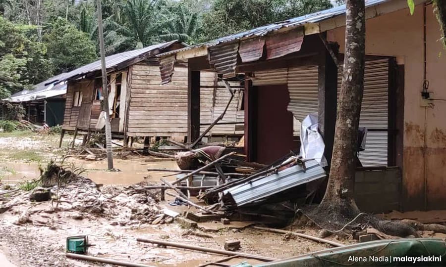 Banjir: Penduduk Kg Orang Asli tanya mana MP Mersing, Adun Endau