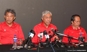 Saya nak PM menghadap Agong semalam - Zahid