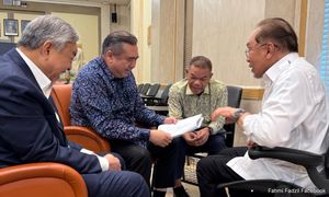 ULASAN l Gegaran di Seremban, gempa di Putrajaya: Siapa kuasai Umno
