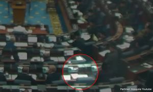 Undi timbalan speaker: Dua MP PN pilih BN, dua MP k'jaan tak hadir